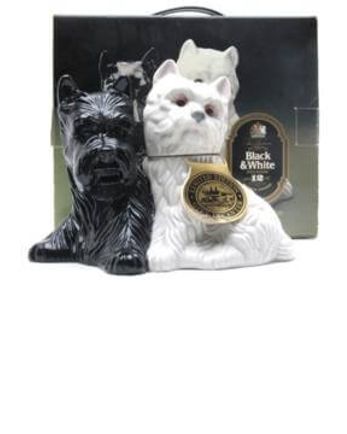 Black & White Dogs 12 年
